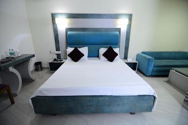 Hotel Little Palace Dibrugarh Buitenkant foto