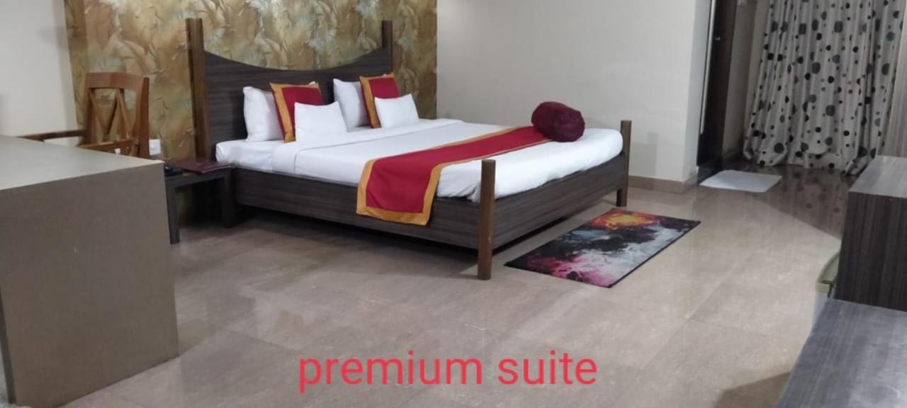 Hotel Little Palace Dibrugarh Buitenkant foto